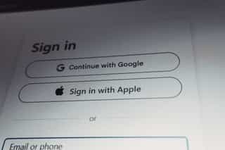 Sign in options with google and apple accounts.
